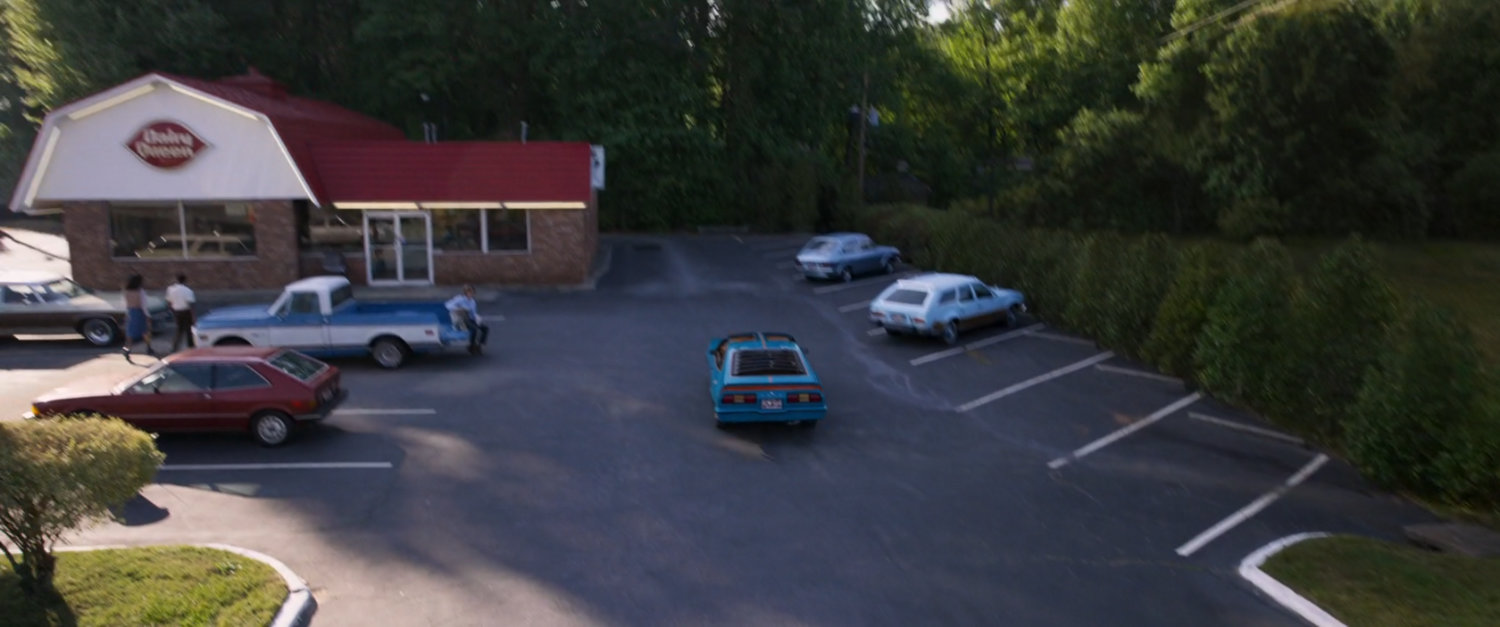 A retro looking Dairy Queen.
