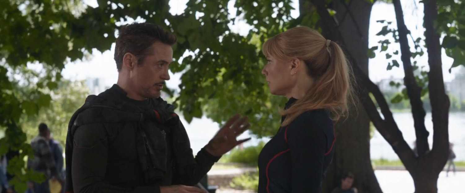 Tony Stark and Pepper Potts in Central Park.