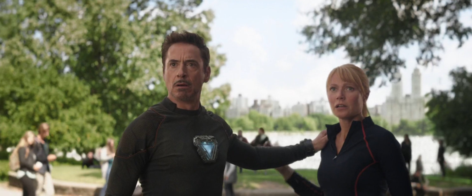 Tony Stark and Pepper Potts in Central Park.