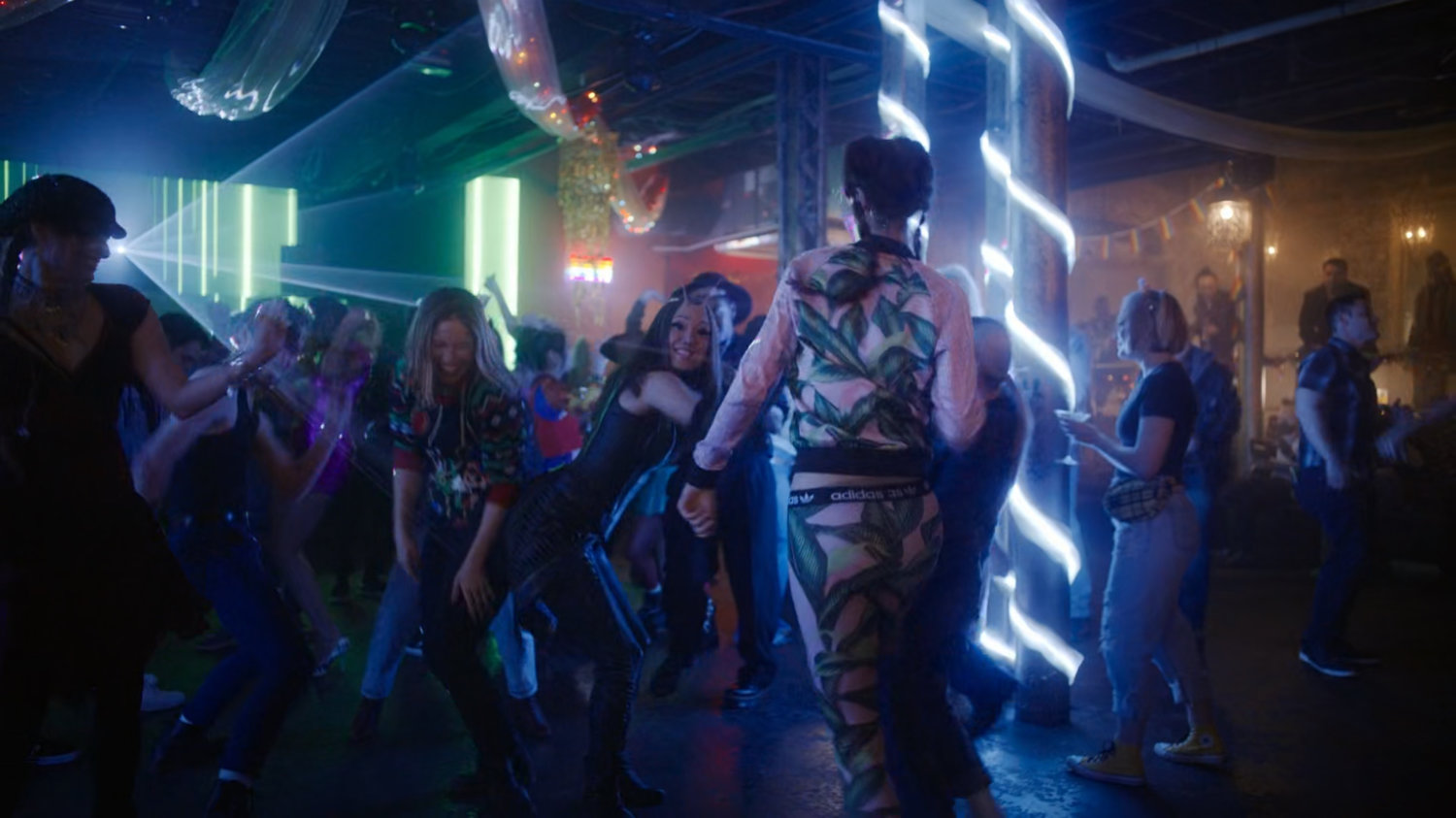 Mantis dances at the club.