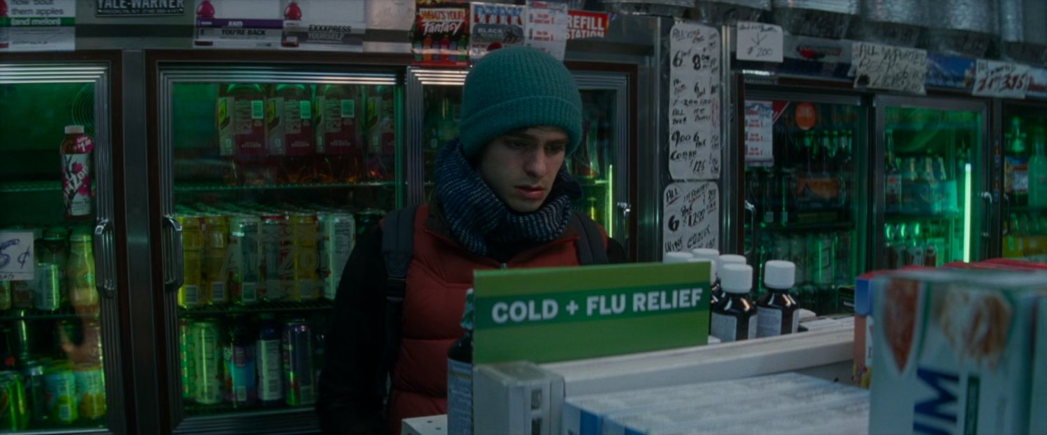 Peter parker in bodega.