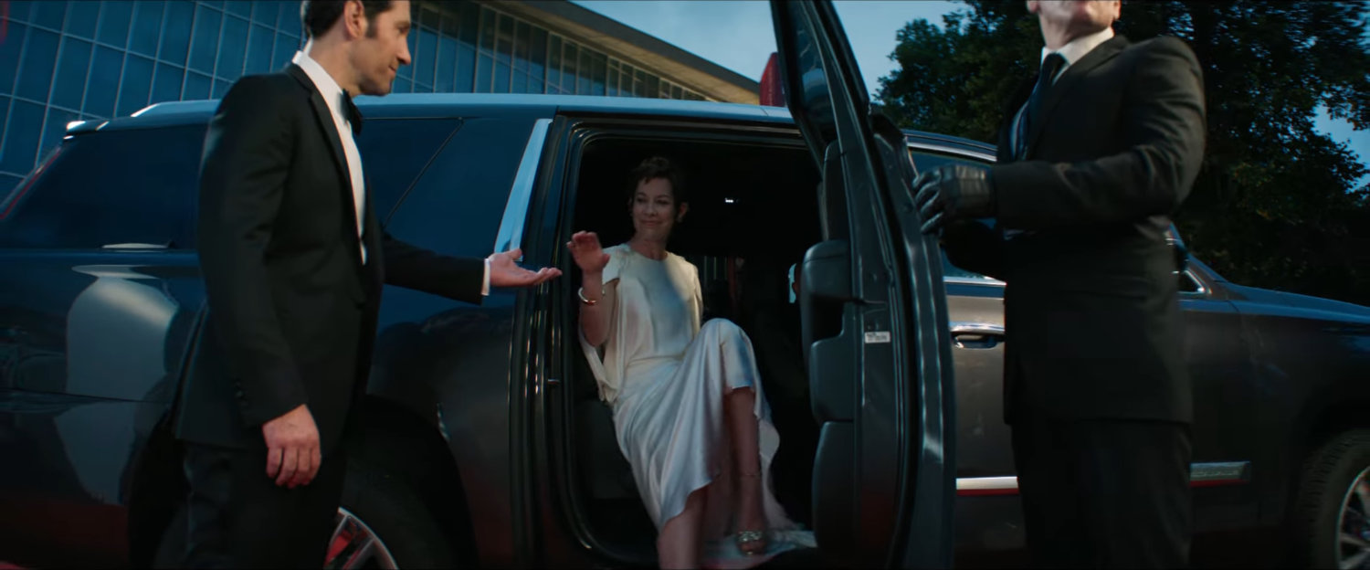 Scott Lang and Hope Van Dyne exiting a limo at a red carper event.