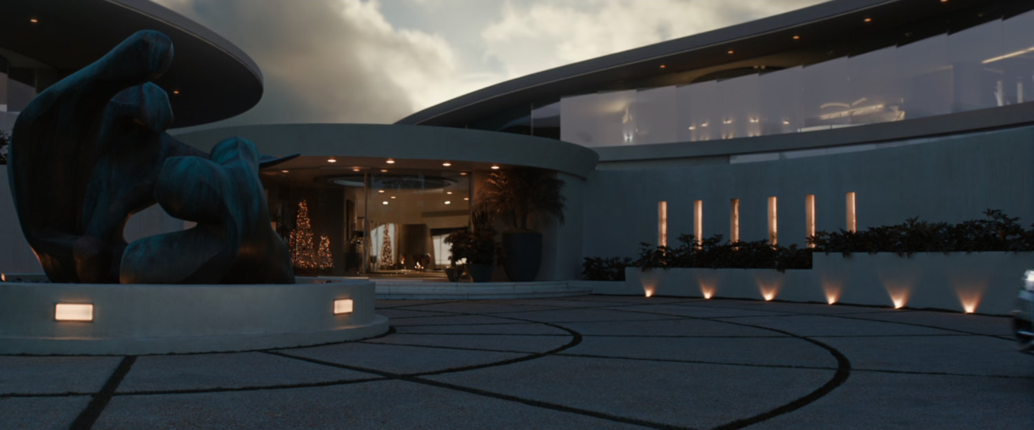 Front driveway of Tony Stark's house.