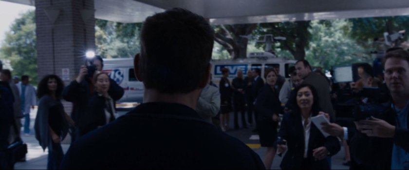 Reporters and crowds outside Main Entrance to Hospital.