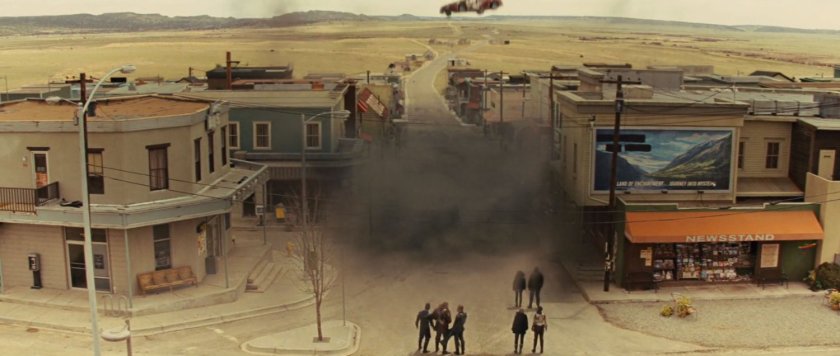 Dark cloud in center of Puente Antiguo street.