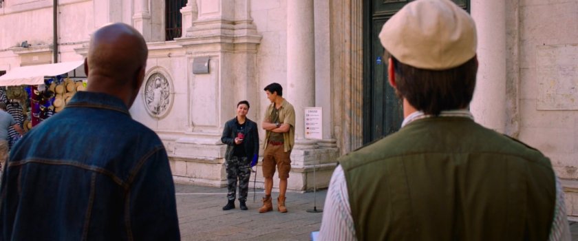Two students in front of the closed DaVinci Museum.