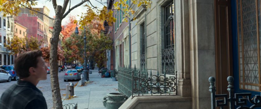 Peter approaches the front of the Sanctum Sanctorum.