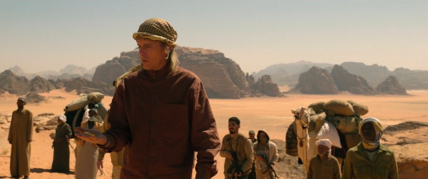Harrow and other men in the Egyptian desert.