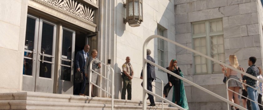 The exterior steps of the Metropolitan Courthouse.