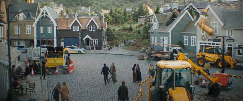 The children return to New Asgard.