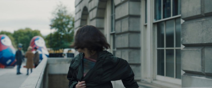 G'iah looking over her shoulder on a Moscow street.