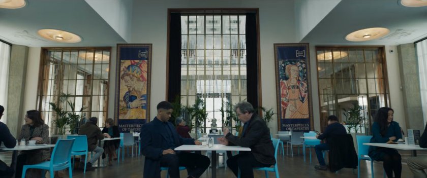 Gravik and Talos in the cafeteria of the London Portrait Gallery.