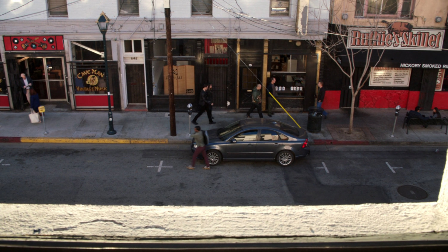 POV of Los Angeles sidewalk and Ruthie's Skillet from rooftop.