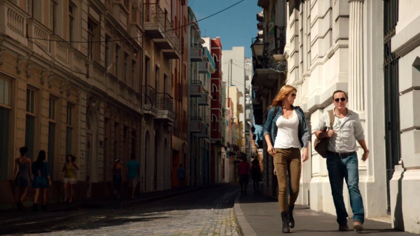 Bobbi and Coulson on a San Juan sidewalk.