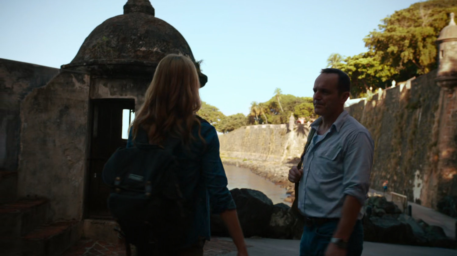 Bobbi and Coulson outside a tower in San Juan.