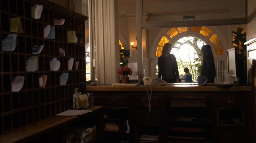 Bobbi and Skye enter Faro hospital.