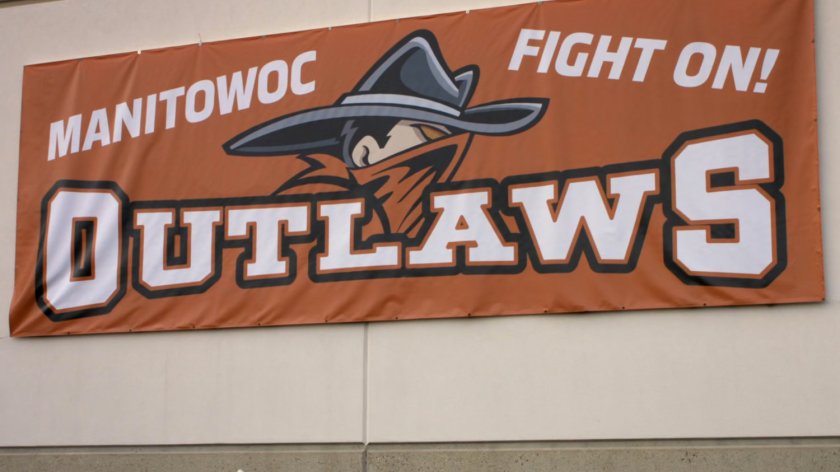 Sign for "Manitowoc Outlaws."