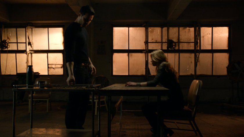 Ward holds Bobbi hostage in an abandoned Spanish warehouse.
