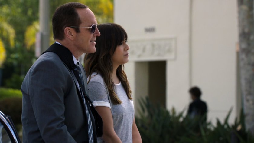 Skye and Coulson outside the Winslow Veterinary Clinic.