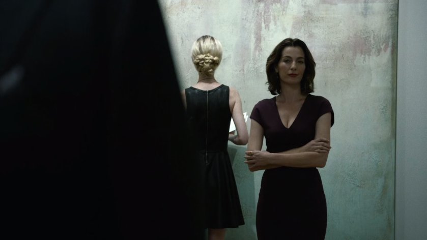 Vanessa looking at Fisk in art gallery.