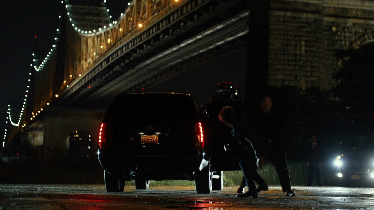 Fisk beats Anatoly by Queensboro Bridge.
