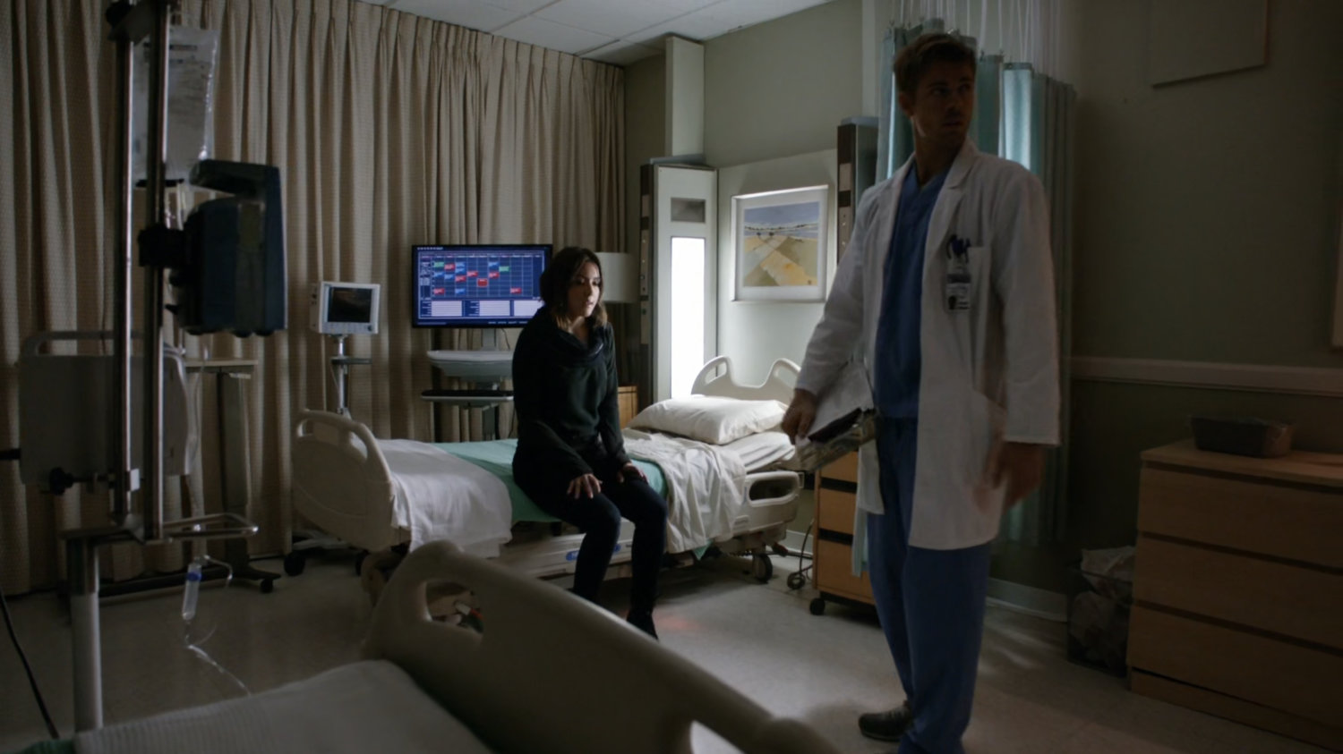 Daisy and Lincoln in hospital patient room.