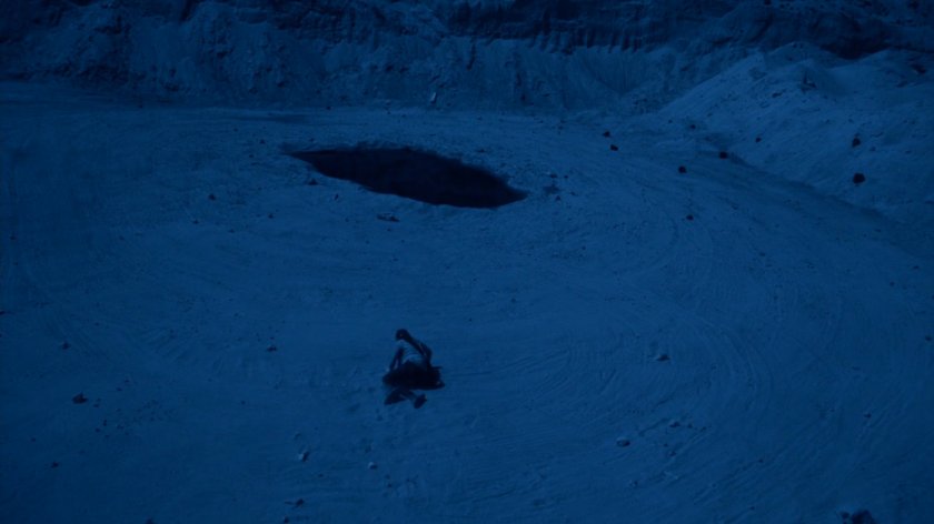 Jemma crawling towards water pool on Maveth.