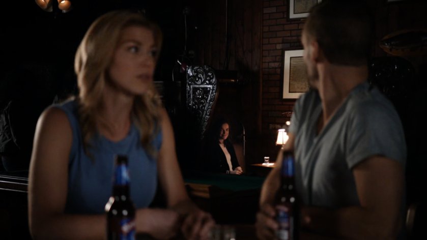 Hunter sees Simmons inside Teddy's Bar.