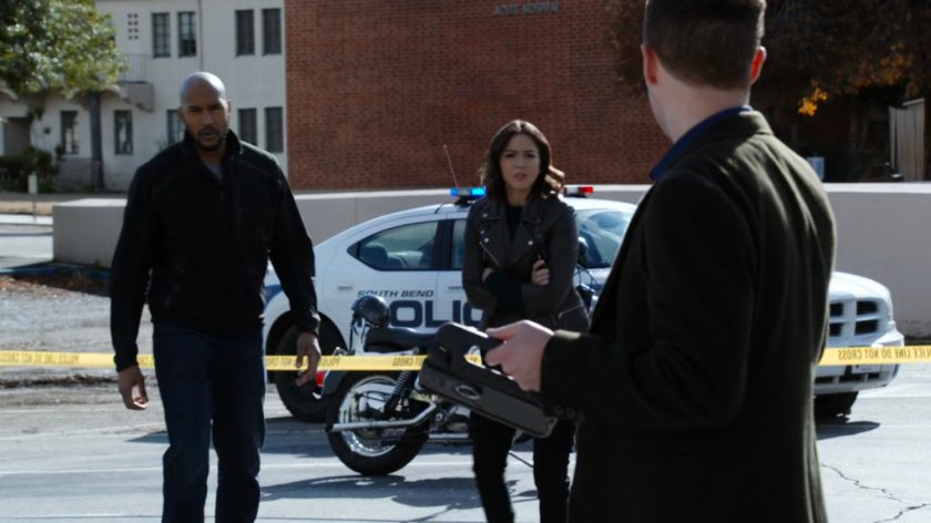 Mack, Daisy, and Fitz investigate the building implosion.