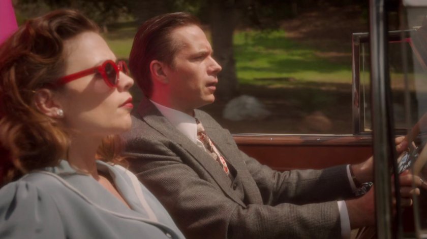 Jarvis drives Peggy along a Los Angeles road.