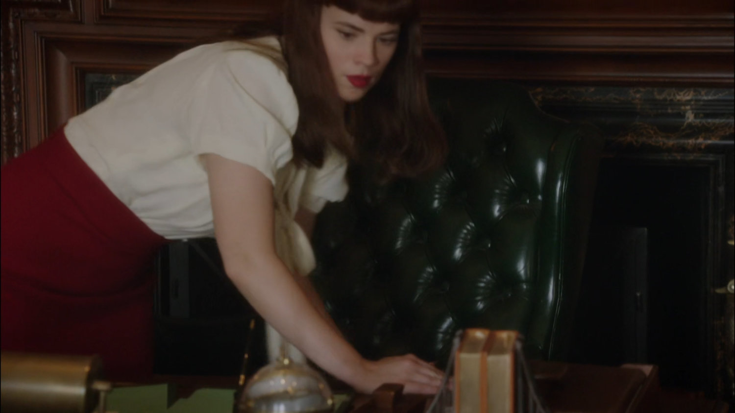 Peggy searching Hugh Jones offices.