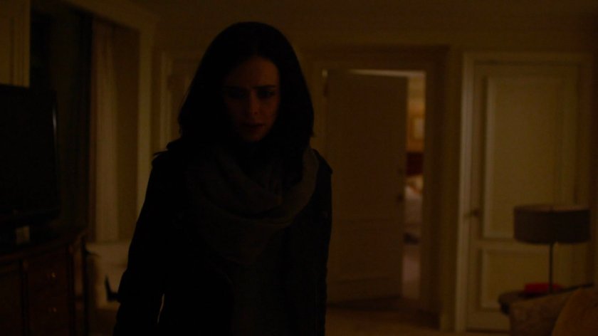 Jessica in a fancy hotel room.