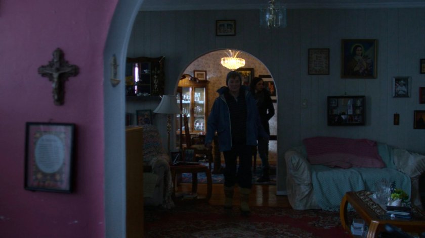 Jessica inside Jack Denton's house.