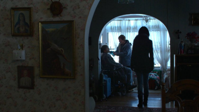 Jessica inside Jack Denton's house.