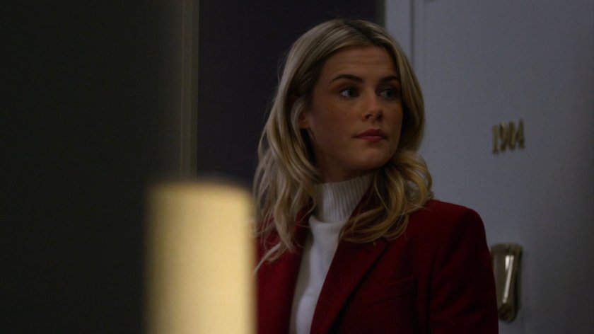 Trish entering her apartment, #1904.