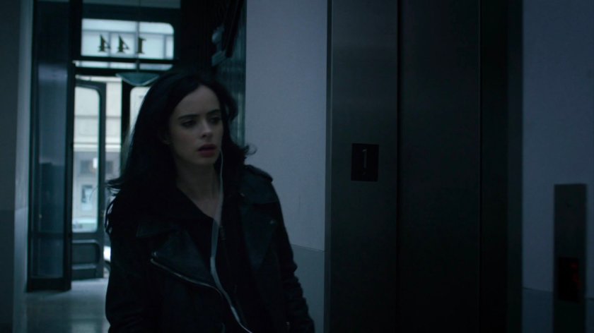 Jessica enter Kilgrave's building.