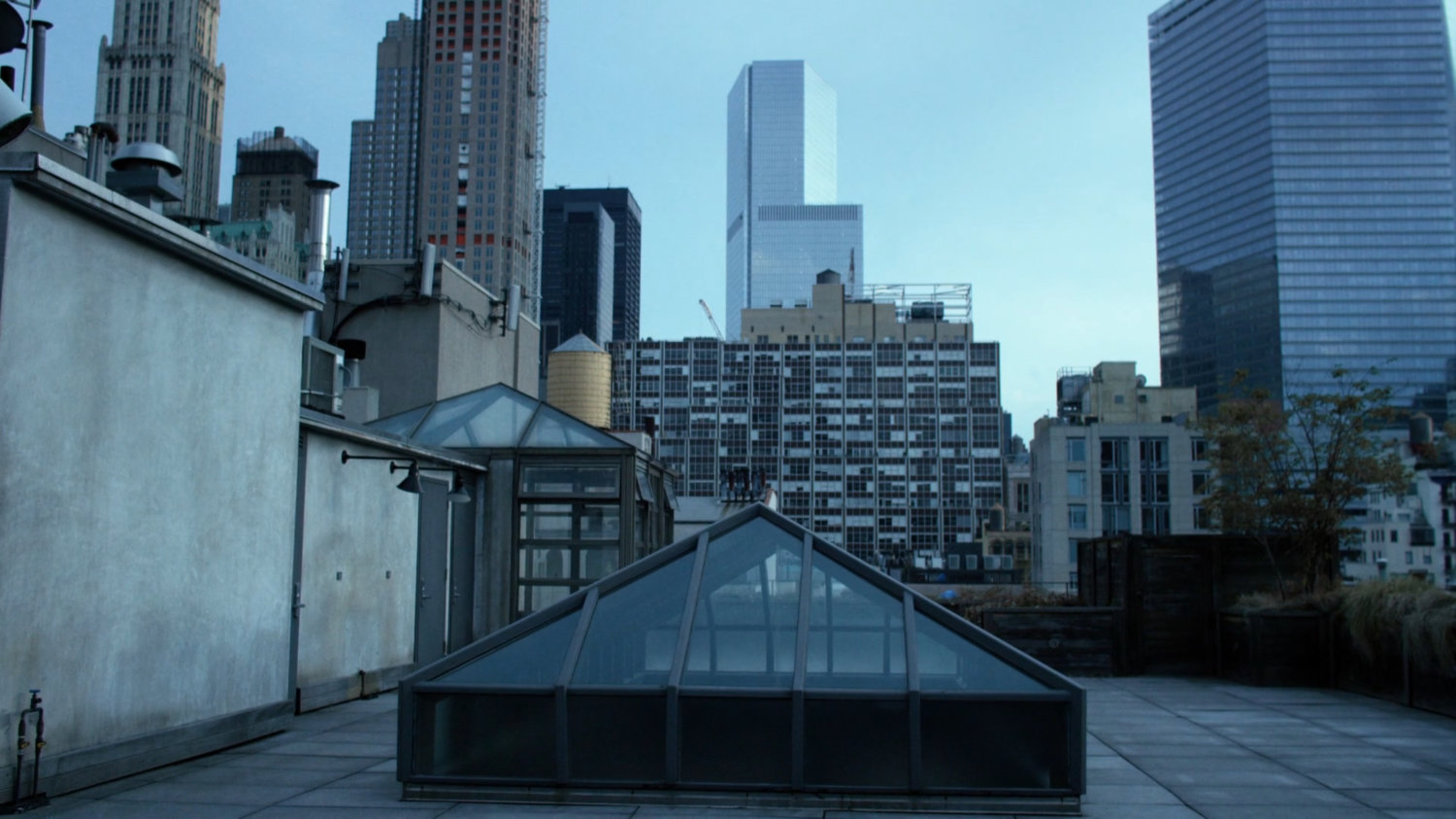 Rooftop of Kilgrave's building.