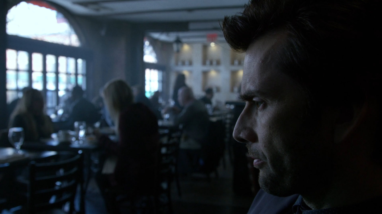 Kilgrave in a restaurant.