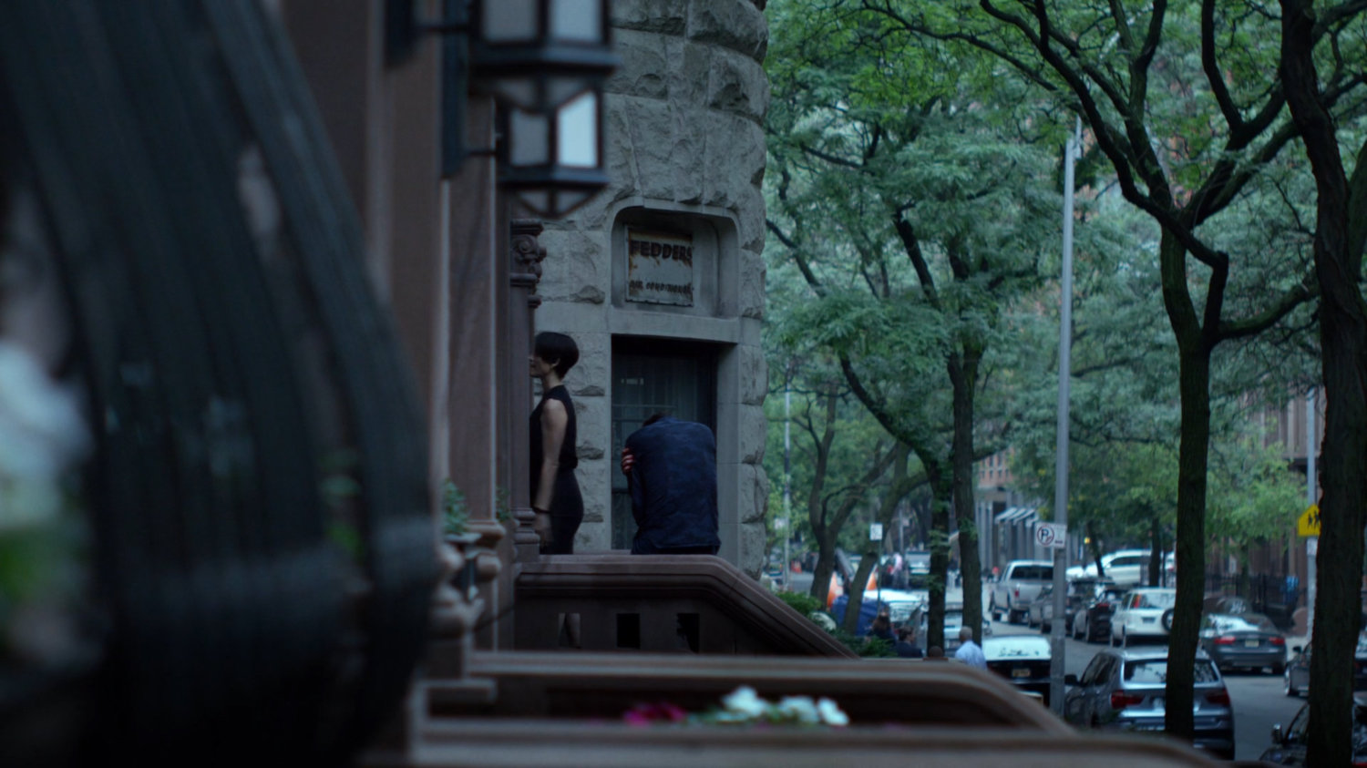 Jeri and Kilgrave outside Wendy's Brownstone.