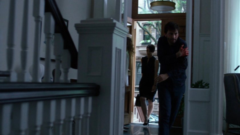 Jeri and Kilgrave inside Wendy's Brownstone.