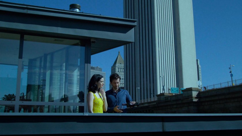 Flashback of Jessica and Kilgrave at a fancy apartment by the Brooklyn Bridge.