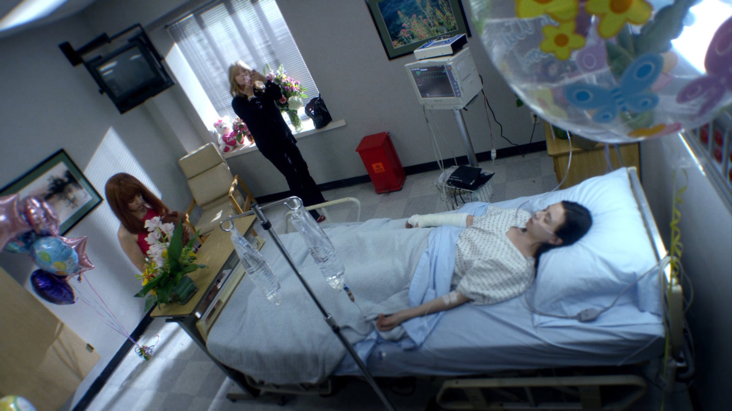 Young Patsy & Dorothy in young Jessica's hospital room.