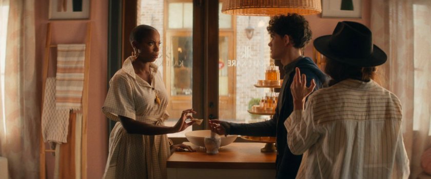 Jennifer, Teen and Agatha in Kale Kare store.