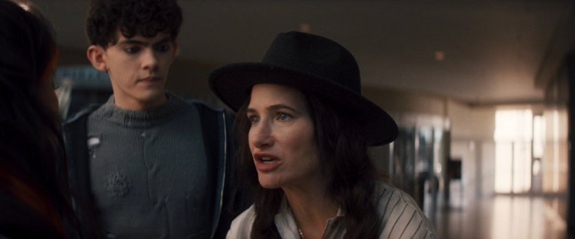 Teen and Agatha in Westview Mall.