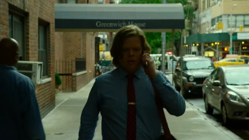 Foggy on the sidewalk outside Metro-General hospital exit.