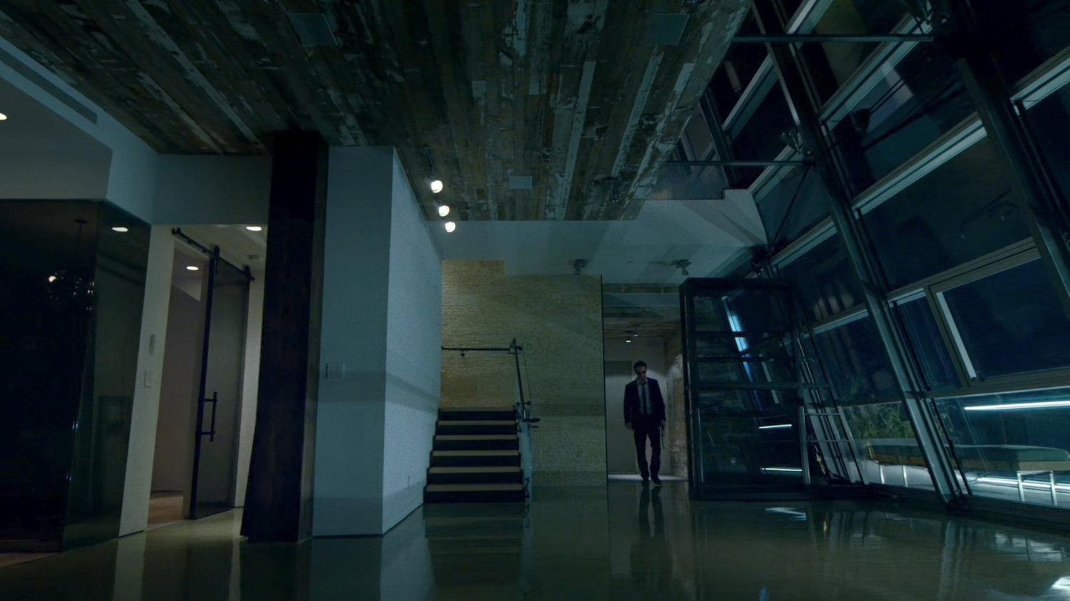 Matt enters Elektra's penthouse.