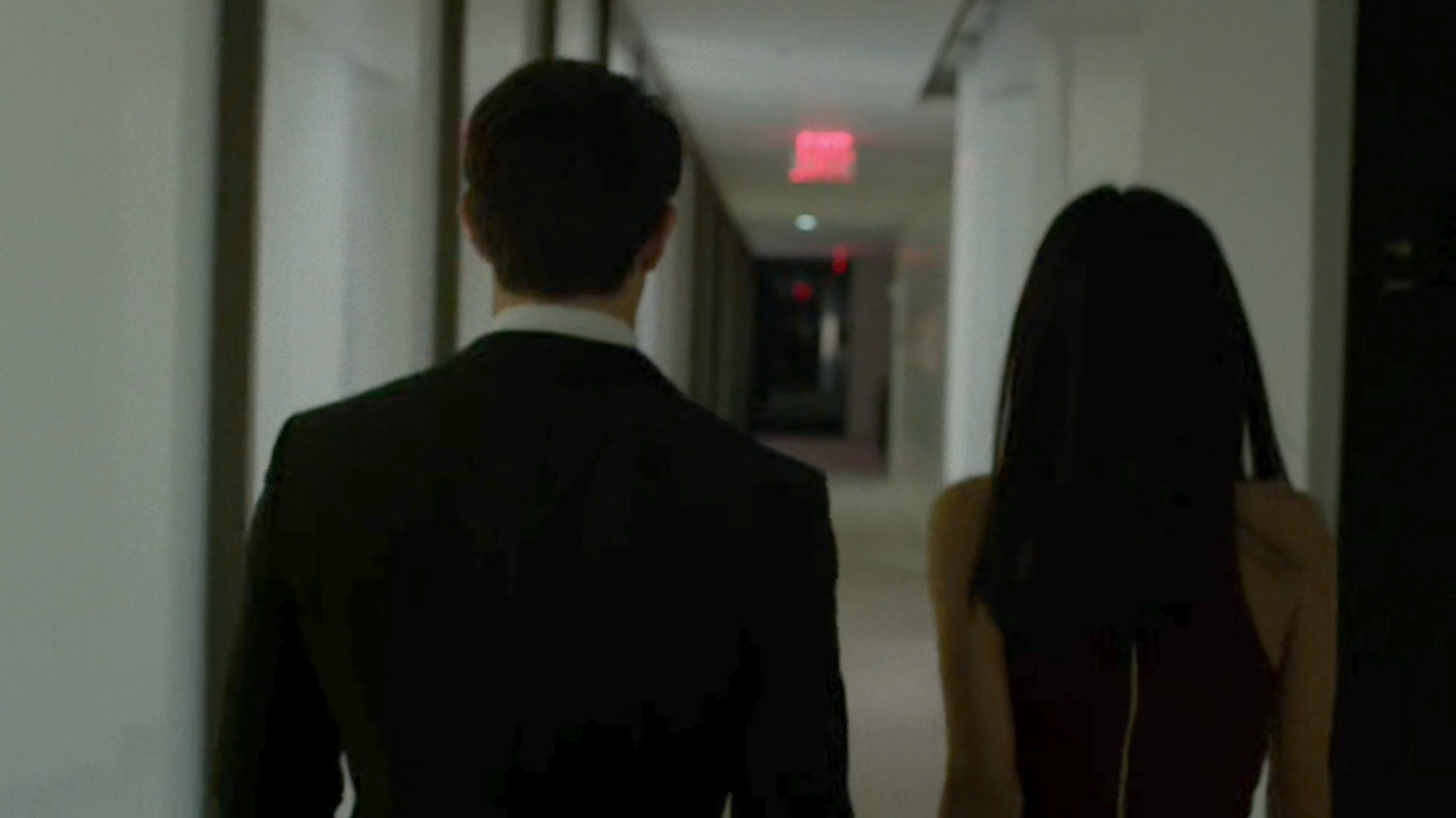 Matt and Elektra in a hallway on the 13th floor of the Yakatomi Building.
