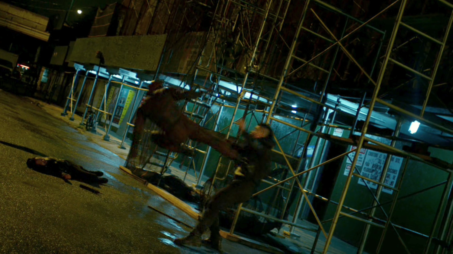 Daredevil fighting Yakuza outside Midland Circle construction site.