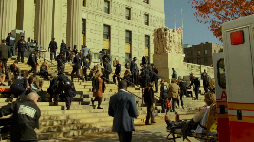 A large crowd outside the courthouse.