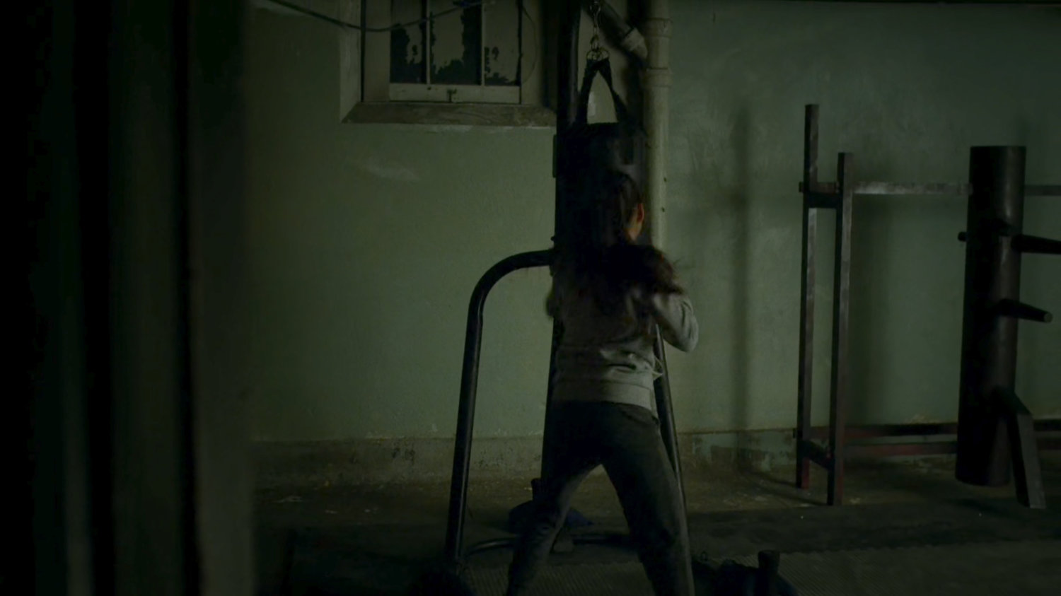 Young Elektra in the Chaste training room.